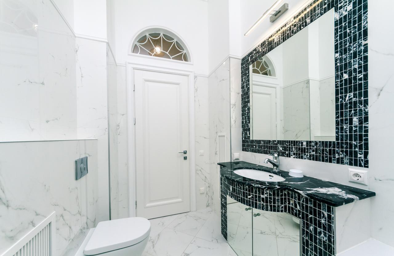 Vip Apartment Near Kreschatyk, 31А Pushkinska Street キエフ エクステリア 写真