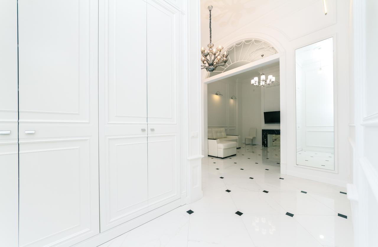 Vip Apartment Near Kreschatyk, 31А Pushkinska Street キエフ エクステリア 写真