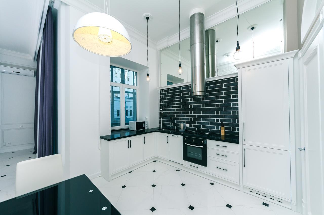 Vip Apartment Near Kreschatyk, 31А Pushkinska Street キエフ エクステリア 写真