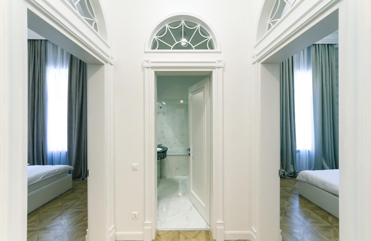 Vip Apartment Near Kreschatyk, 31А Pushkinska Street キエフ エクステリア 写真