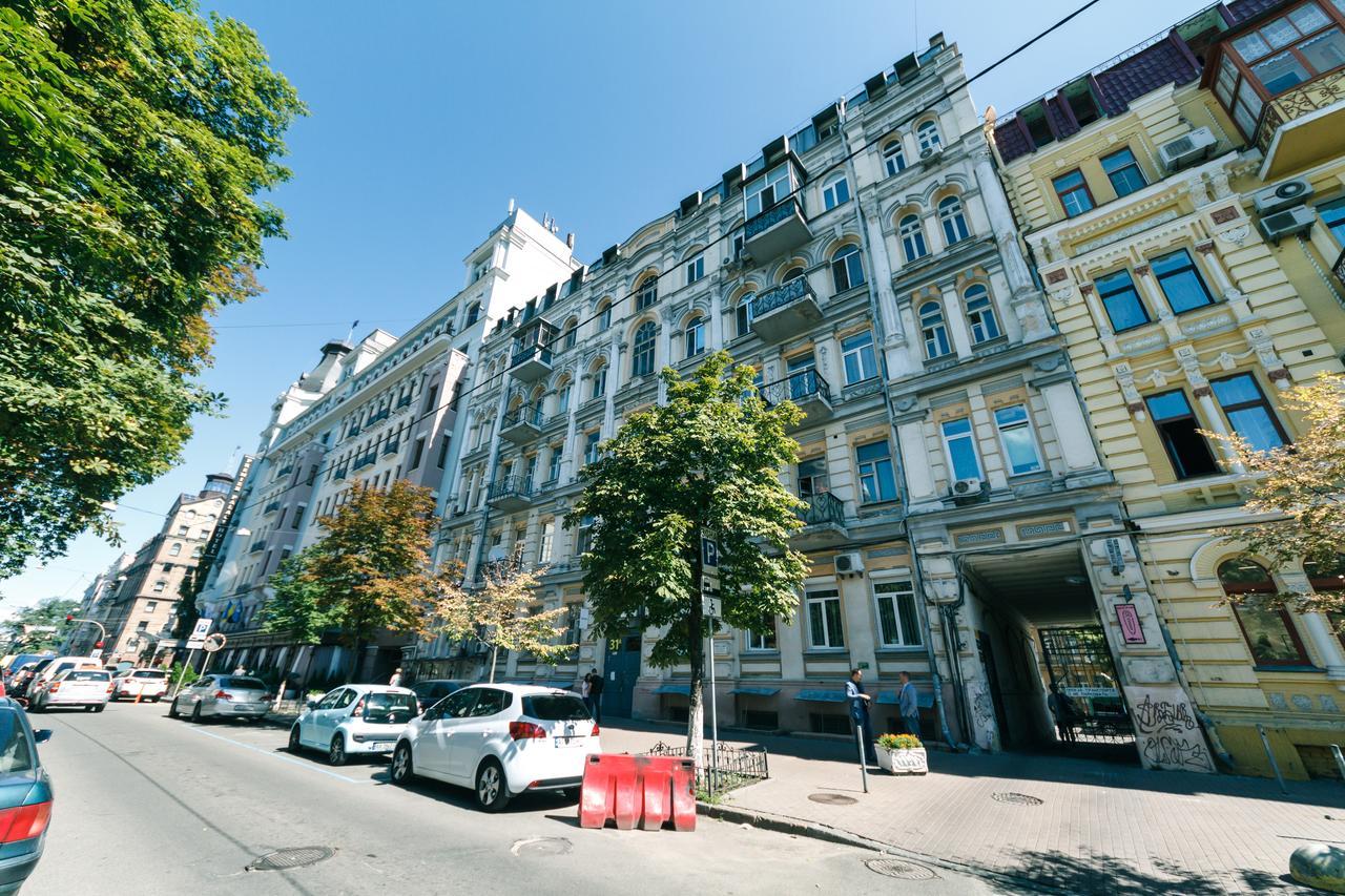 Vip Apartment Near Kreschatyk, 31А Pushkinska Street キエフ エクステリア 写真