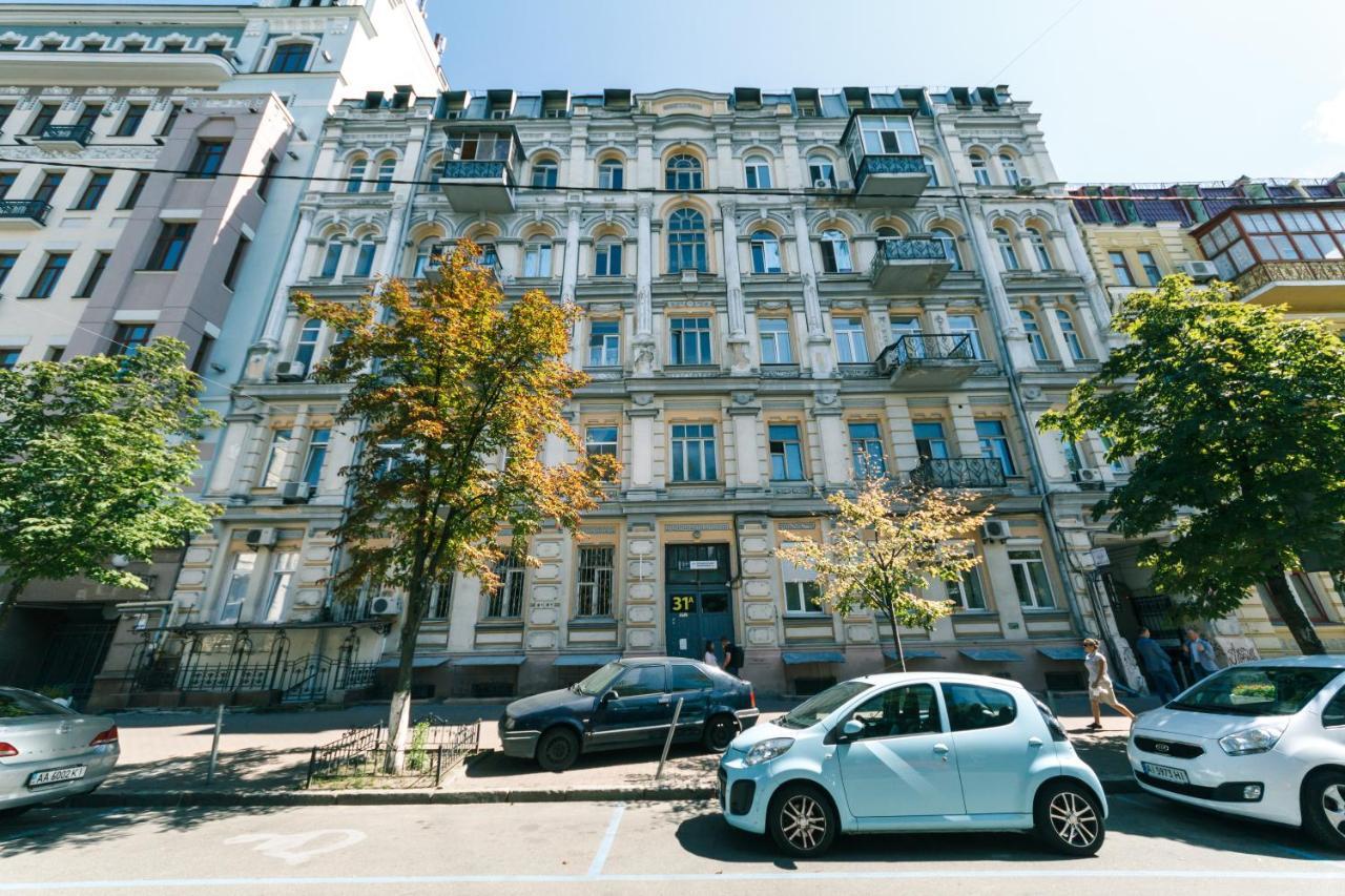 Vip Apartment Near Kreschatyk, 31А Pushkinska Street キエフ エクステリア 写真