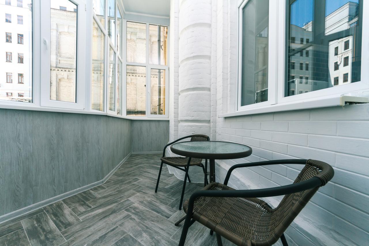 Vip Apartment Near Kreschatyk, 31А Pushkinska Street キエフ エクステリア 写真
